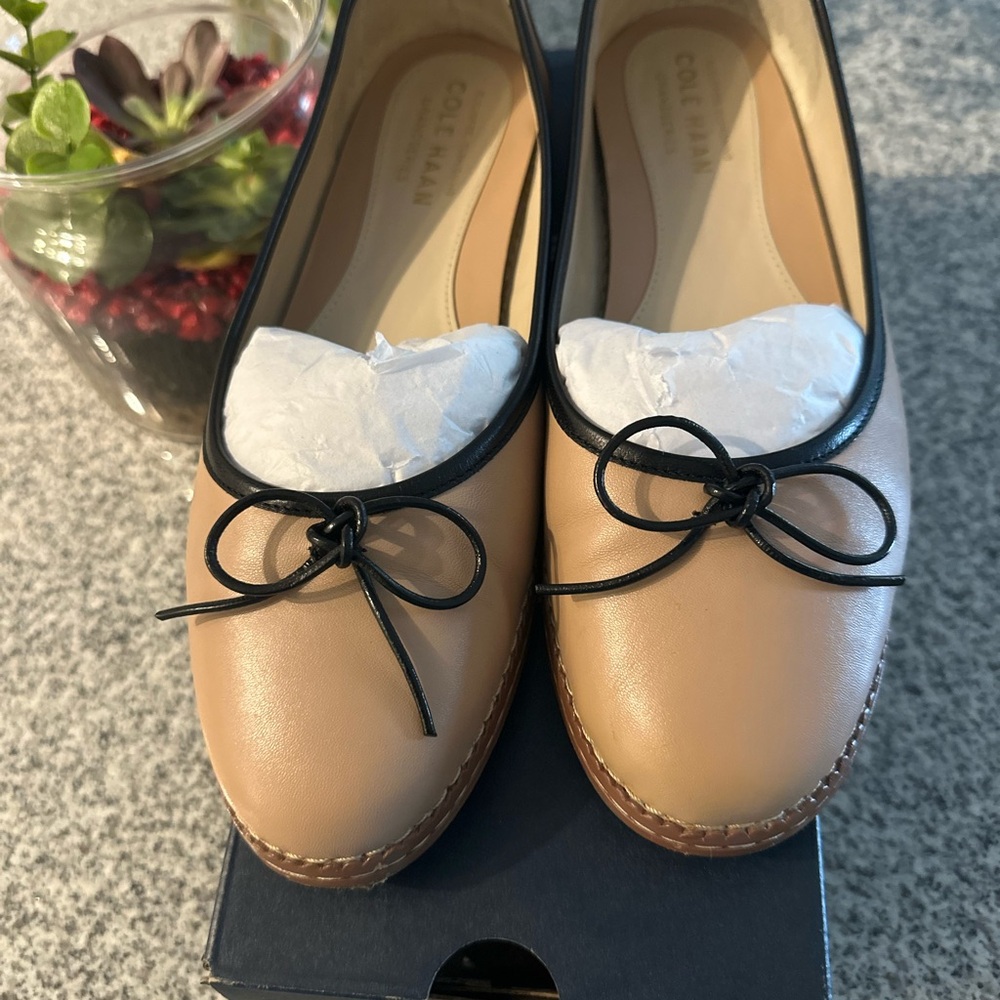 Cole Haan Women's Tan and Black Loafers with Bow